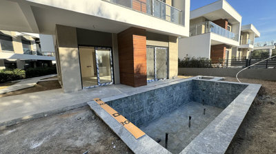 Exterior 10