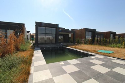 Exterior 2