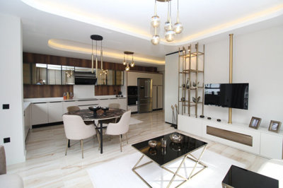 Interior 7