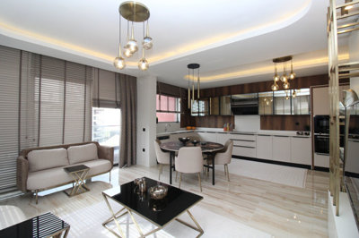 Interior 8