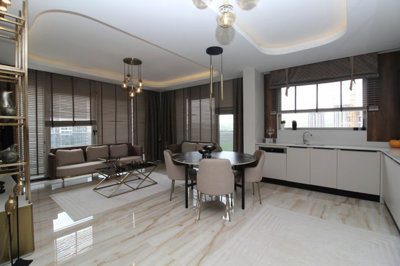 Interior 5