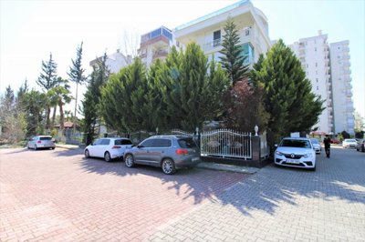 Exterior 3