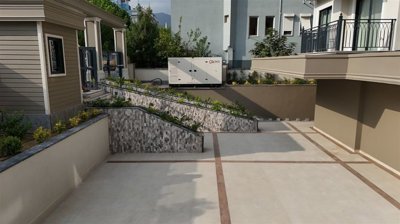 Exterior 4