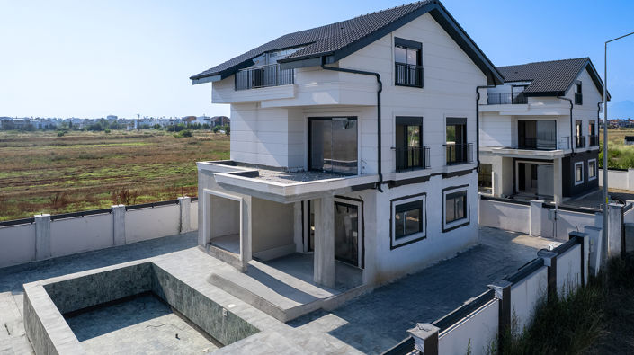 Image No.9-4 Bed House/Villa for sale