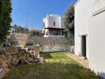 Exterior 12