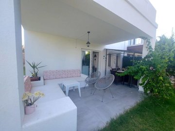 Exterior 8