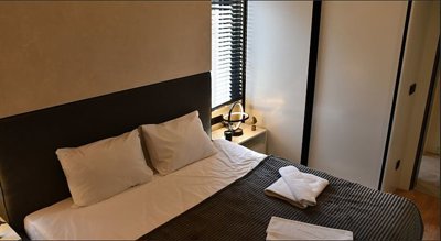 Interior 6