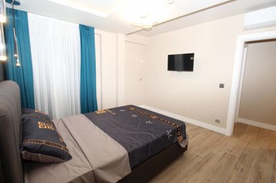 Interior 7
