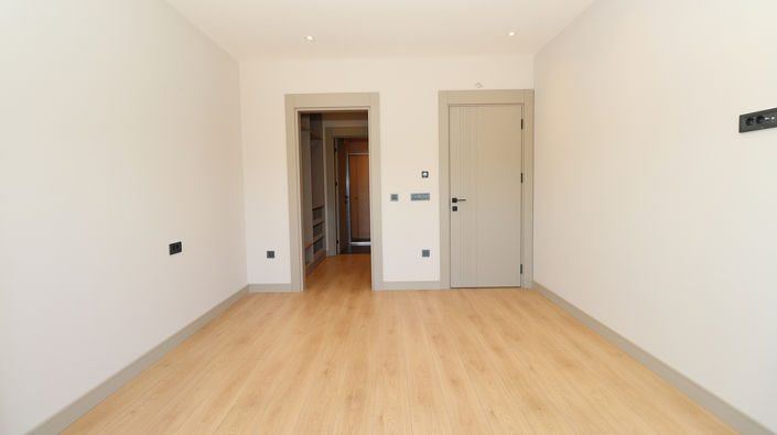 Image No.66-4 Bed Apartment for sale