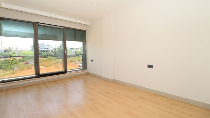 Image No.67-4 Bed Apartment for sale