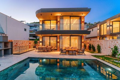Exterior 9
