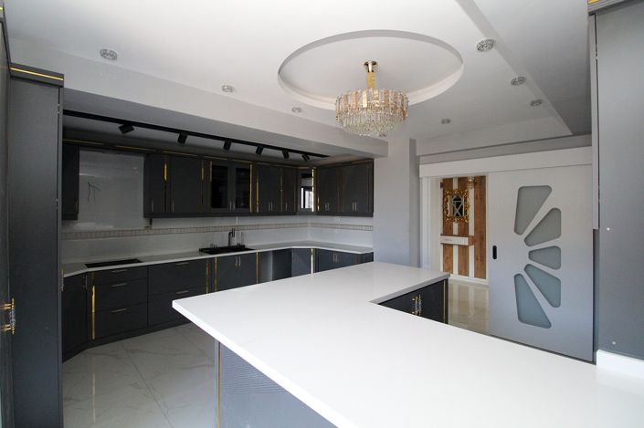 Image No.10-4 Bed Apartment for sale