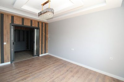 Interior 6