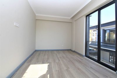 Interior 6