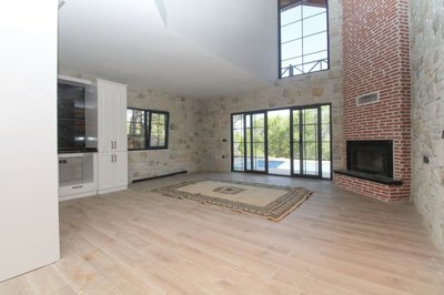 Interior 3
