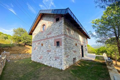 Exterior 2