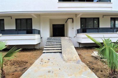 Exterior 4