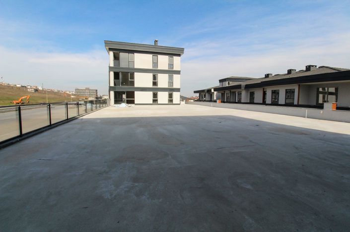 Image No.17-2 Bed Commercial for sale