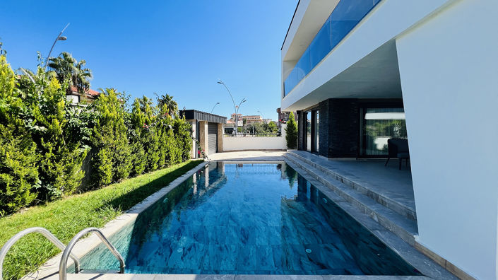 Image No.2-Maison / Villa de 4 chambres à vendre à Çamyuva