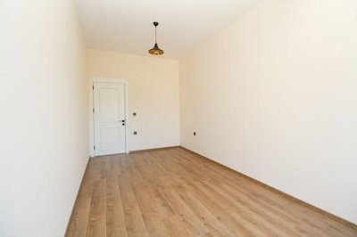 Interior 4