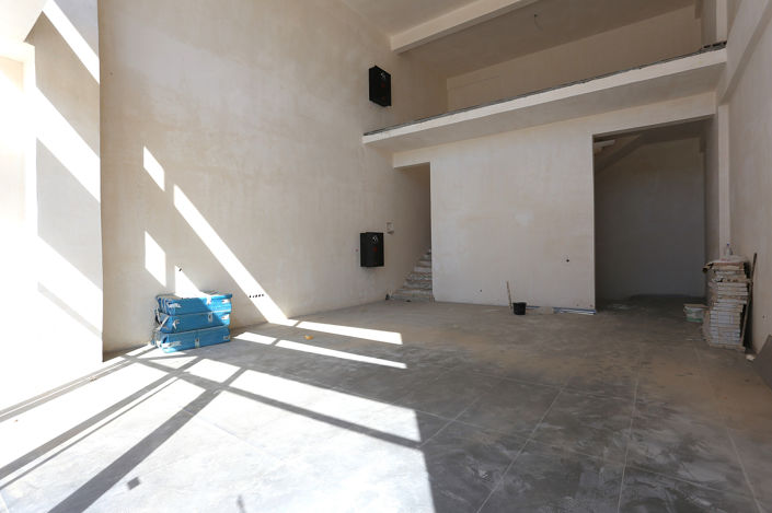 Image No.6-3 Bed Commercial for sale