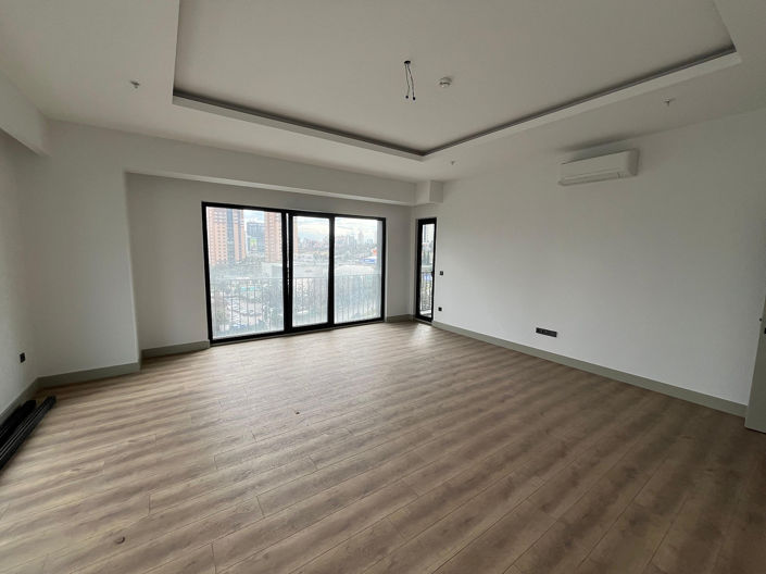 Image No.8-Appartement de 3 chambres à vendre à Atasehir