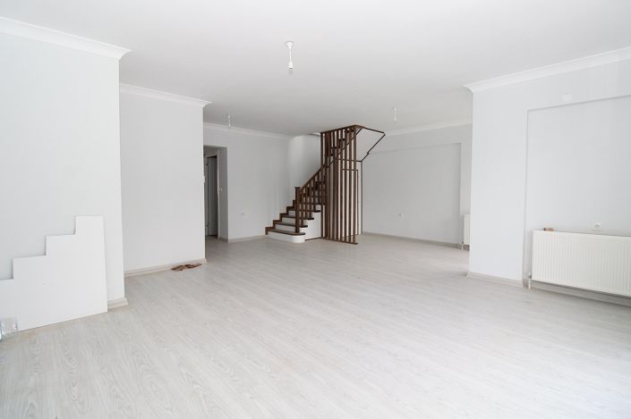 Image No.8-4 Bed Apartment for sale