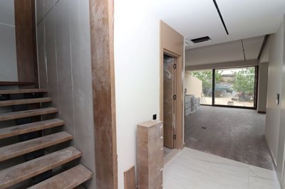 Interior 9