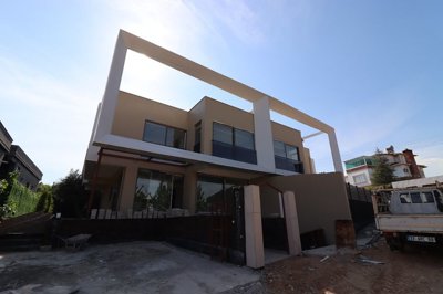 Exterior 5