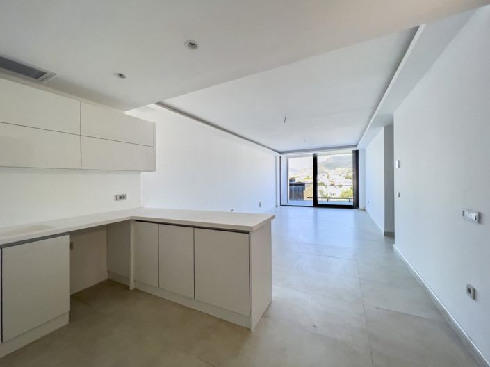 Image No.14-4 Bed Apartment for sale