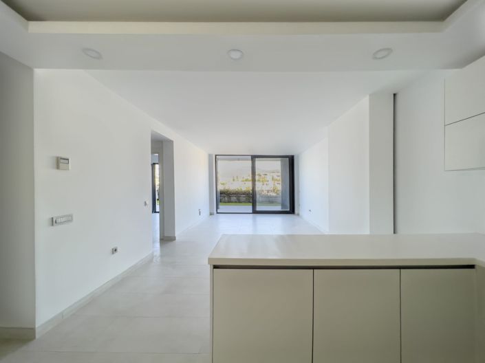 Image No.15-4 Bed Apartment for sale
