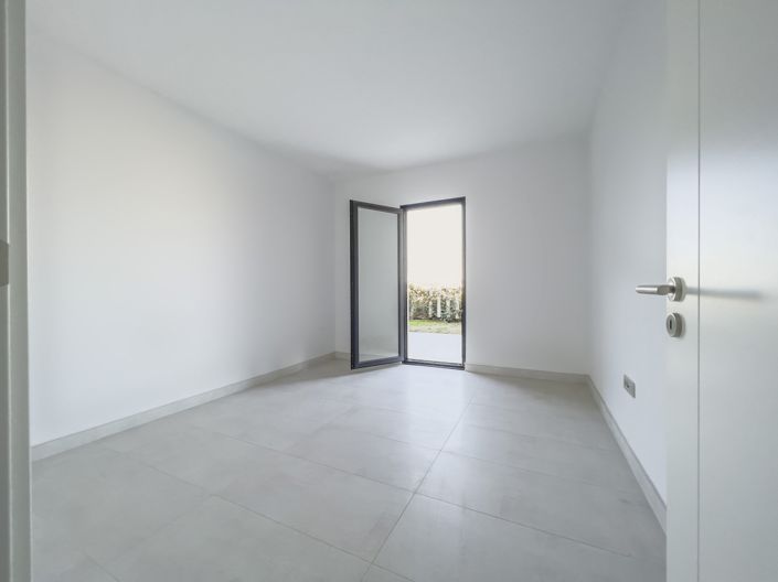 Image No.19-4 Bed Apartment for sale