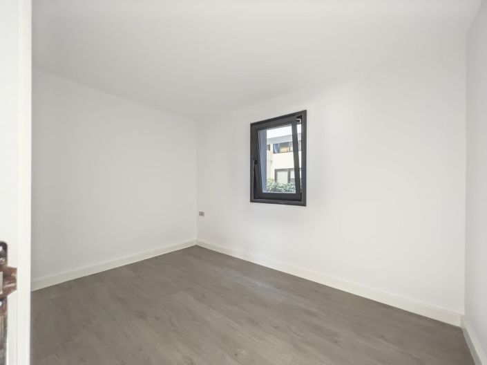 Image No.20-4 Bed Apartment for sale
