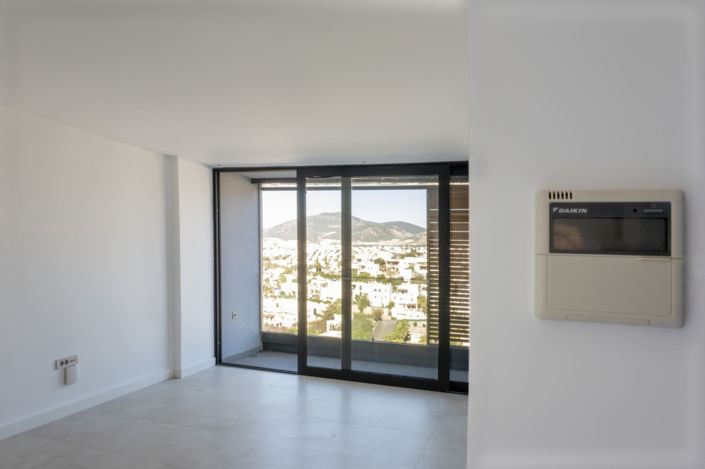 Image No.21-4 Bed Apartment for sale