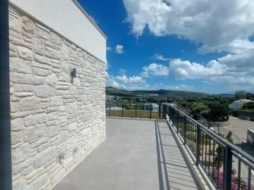 Exterior 12