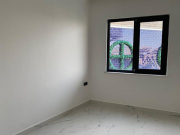Interior 6