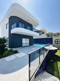 Exterior 3