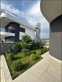 Exterior 4