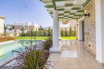 Exterior 15