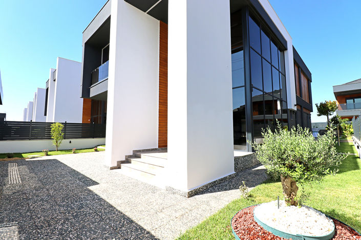 Image No.6-4 Bed House/Villa for sale