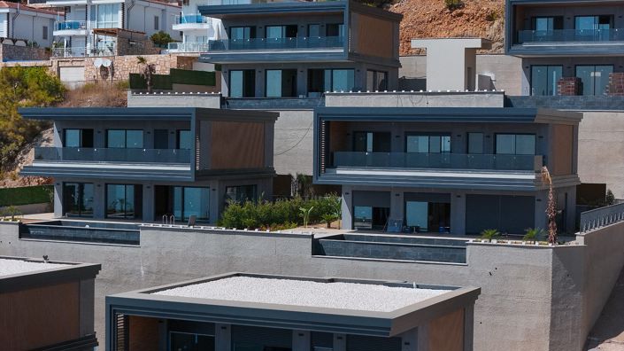 Image No.2-8 Bed House/Villa for sale