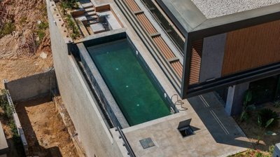 Exterior 3