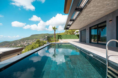 Exterior 5