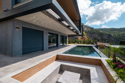 Exterior 8