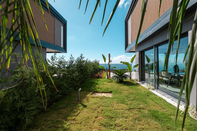 Exterior 9