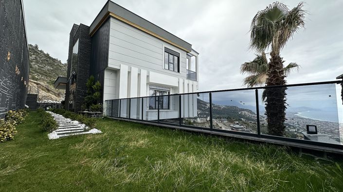 Image No.1-5 Bed House/Villa for sale