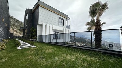 Exterior 1