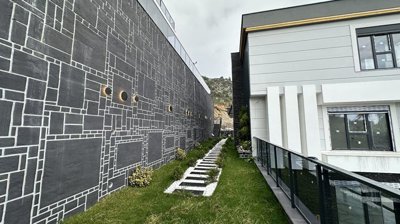 Exterior 3