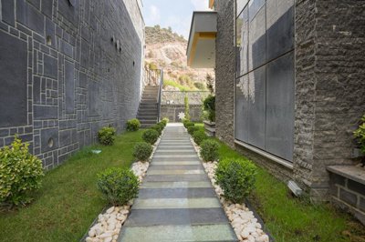 Exterior 5