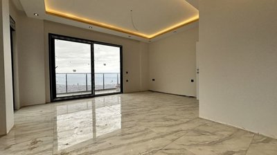 Interior 4